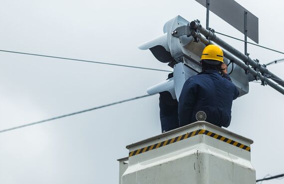 東大阪で職人を目指したいとお考えなら人気の電気工事会社へご相談ください